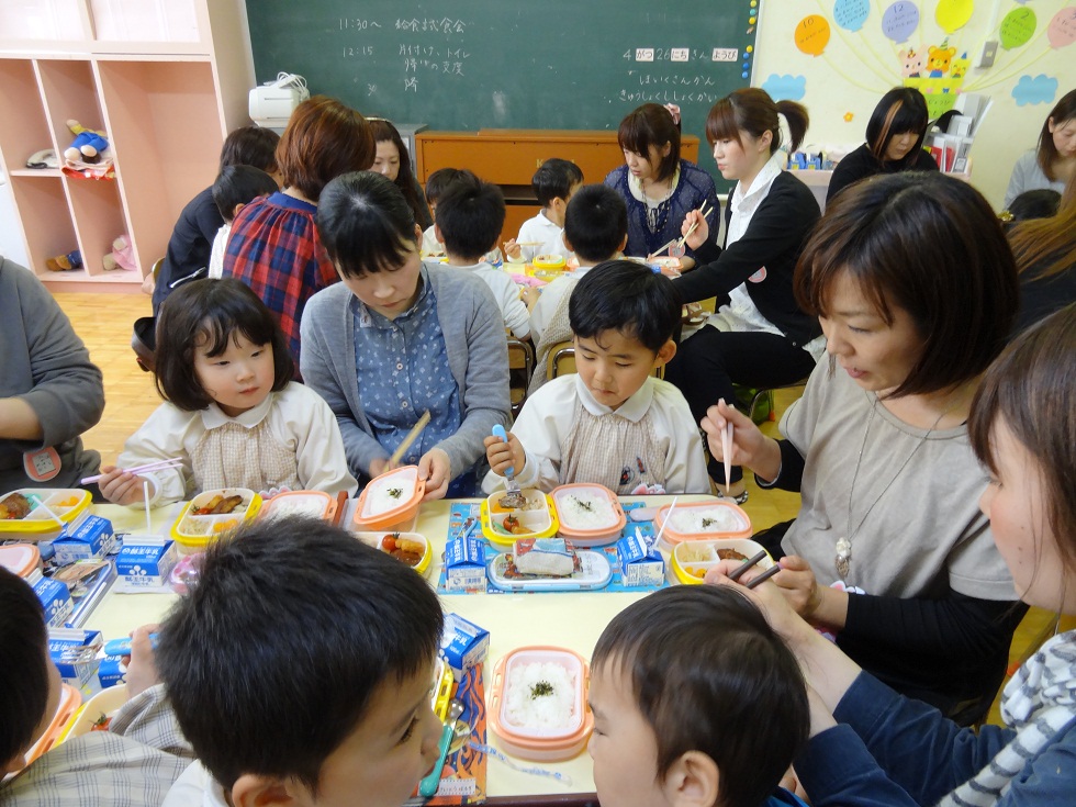 給食試食2.jpg